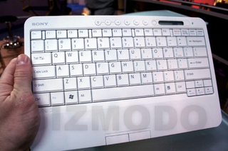 Illustration for article titled First Fondle: Sony Vaio TP1